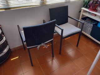 2 Sillas de Terraza Riverside de Metal y Mimbre