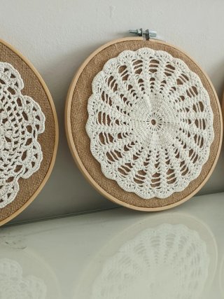 Quadri Decorativi all'Uncinetto (Set di 3)