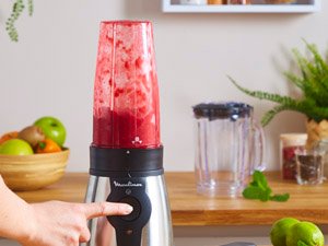Batidora Moulinex Blend & Go LM1B1D10