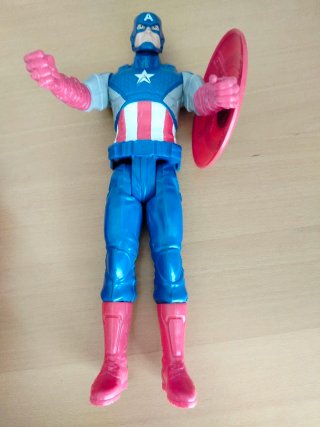 Muñecos Marvel: Iron Man y Capitán América