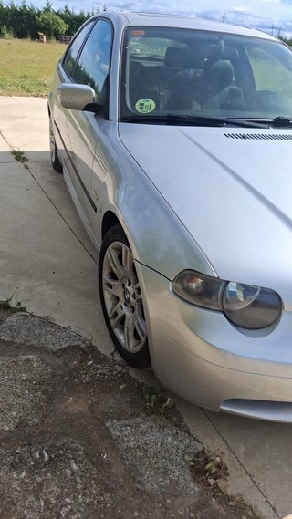 BMW Compac 2004