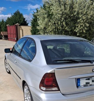 BMW Compac 2004