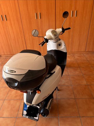 Daelim Besbi 125cc Blanca