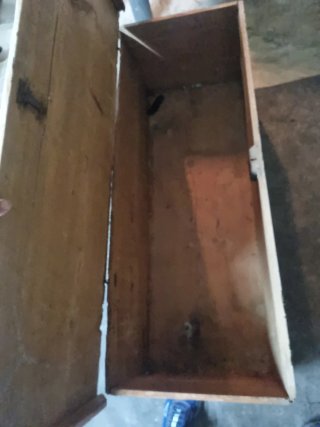 Baúl antiguo de madera (200 años)