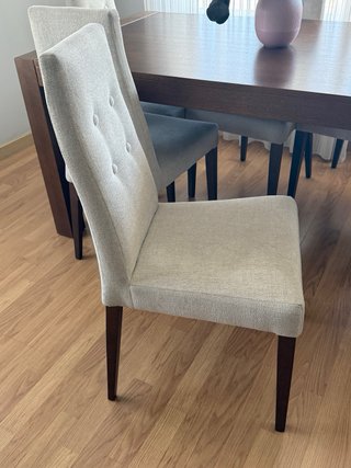Silla tapizada tela Aquaclean madera