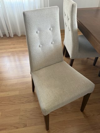 Silla tapizada tela Aquaclean madera