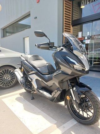 Honda ADV 350 Maxi Scooter Negra/Gris