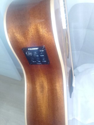 Guitarra Acústica  vendo cambio