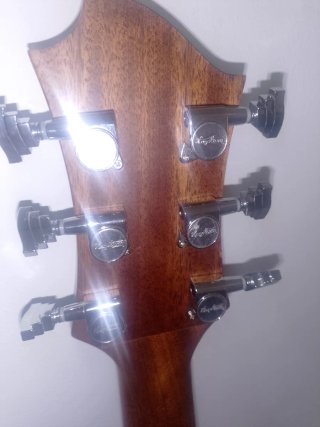 Guitarra Acústica  vendo cambio