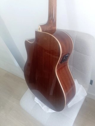 Guitarra Acústica  vendo cambio