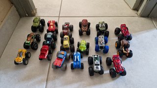 Lote Coches tipo Monster Trucks