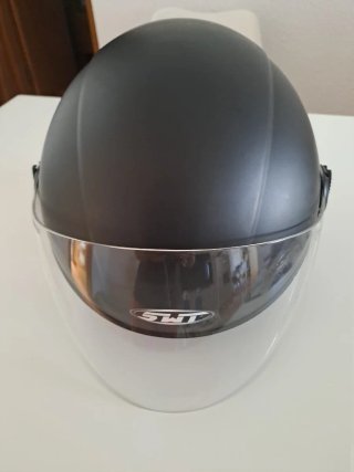 Casco Moto Negro con Visera