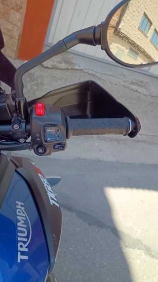 Triumph Tiger 800 XCX Azul