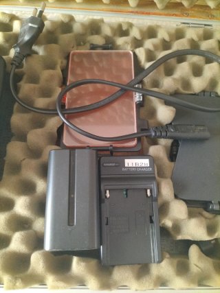 Foco LED Cámara Vídeo + Cargador Batería