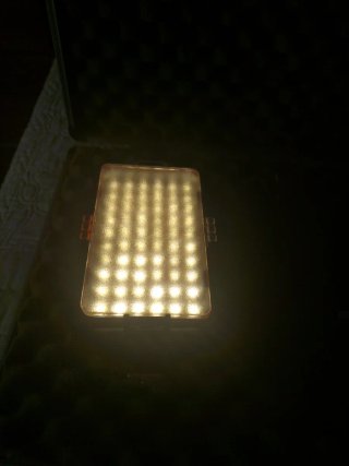 Foco LED Cámara Vídeo + Cargador Batería