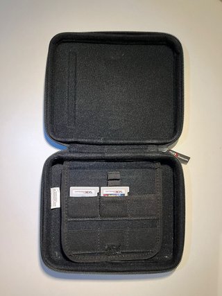Nintendo 3DS Negra con Funda y 2 Juegos