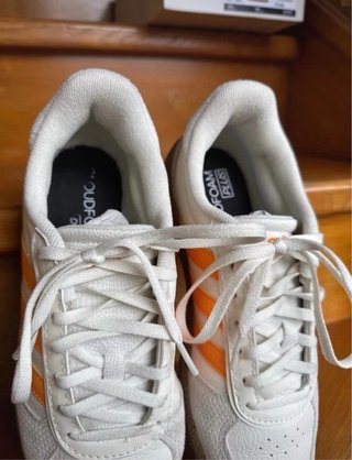 Zapatillas Adidas Blancas y Naranja