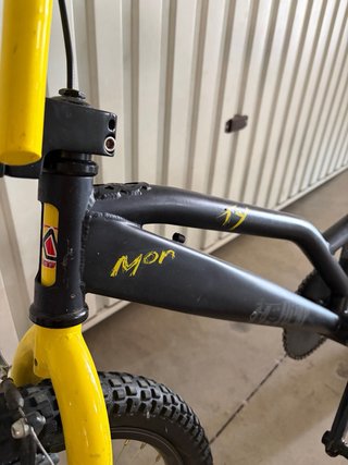 Bicicleta BMX Monty Negra y Amarilla