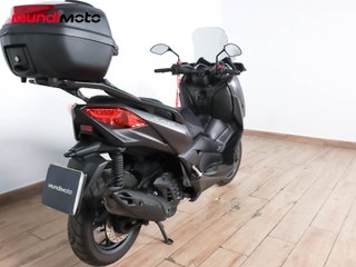 YAMAHA X-MAX 125