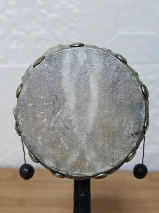 Tambor de mano artesanal