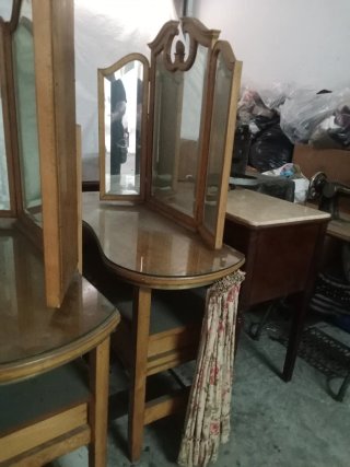 Tocador de madera con espejo triple 682541402