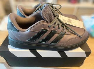 Zapatillas Adidas Courtblock Grises y Negras