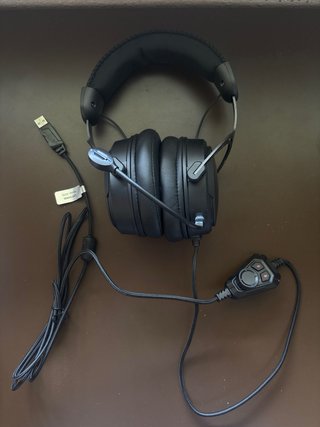 Cascos Gaming Lenovo RGB