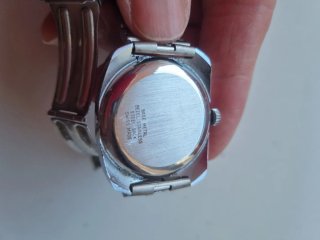 Reloj Famos Digital Mecánico Horas Saltantes
