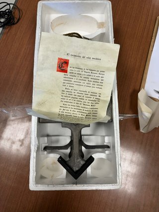 Reloj de péndulo mecánico antiguo