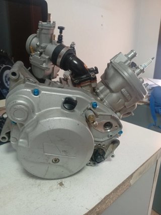Motor AM6
