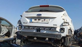 Ford paragolpes trasero focus iii sedan 1.0 237652