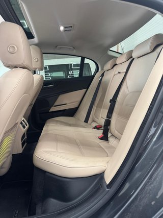 Jaguar XE 2020