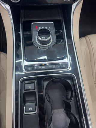 Jaguar XE 2020