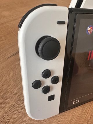 Nintendo Switch OLED Bianca e Nera