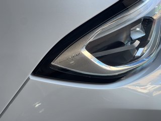 BMW 330e