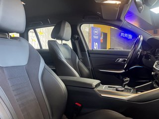 BMW 330e