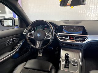 BMW 330e