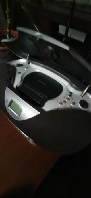 Radio CD-Cassete Grundig.