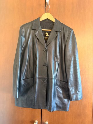 Chaqueta de cuero negra
