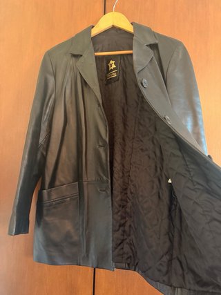 Chaqueta de cuero negra