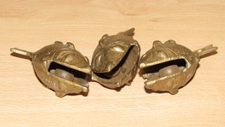 Set di campanelle orientali in bronzo con sonaglio