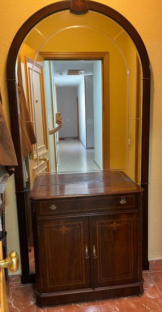 Mueble de entrada con espejo