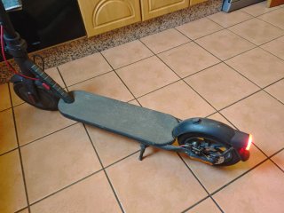 Patinete Xiaomi Scooter 4 sólo 330km DGT