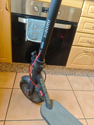 Patinete Xiaomi Scooter 4 sólo 330km DGT