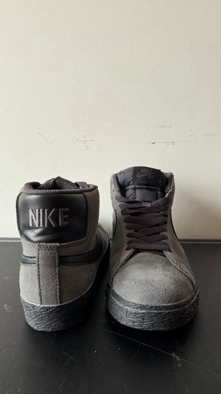 Nike SB Blazer Mid de Ante gris y negras talla 38