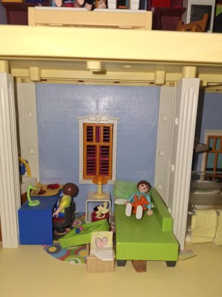Casa Playmobil con figuras