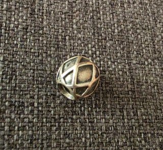 "Charm de Matriz" o "Charm de Red Celosía"