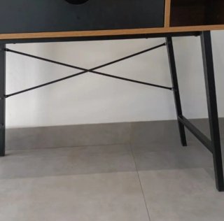 Escritorio moderno madera y metal negro
