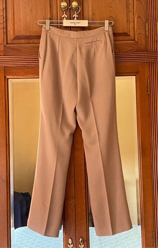 Pantalón recto rosa claro