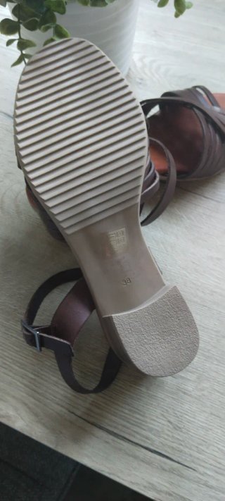Sandalias de piel con tacón cómodo,marrones